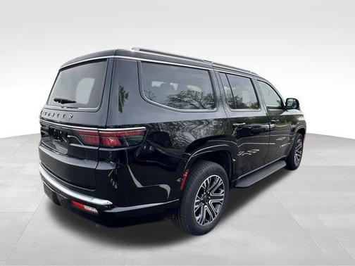 Diamond Black Crystal Pearlcoat 2025 Jeep Wagoneer 4x4