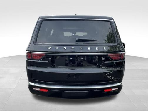 Diamond Black Crystal Pearlcoat 2025 Jeep Wagoneer 4x4