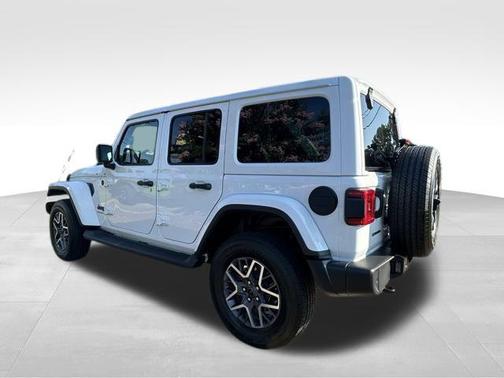 2025 Jeep Wrangler 4-Door Sahara 4x4