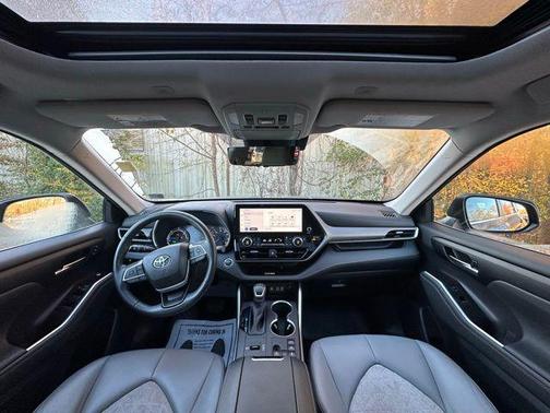 2023 Toyota Highlander Hybrid XLE