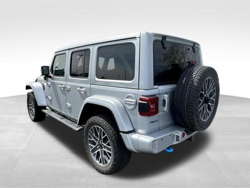Silver Zynith Clearcoat 2024 Jeep Wrangler 4xe High Altitude