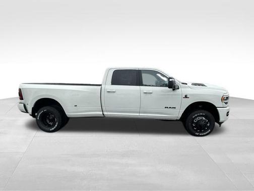 2024 RAM 3500 Laramie Crew Cab 4x4 8' Box
