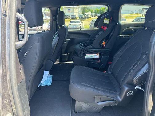 Granite Crystal Metallic Clearcoat 2020 Chrysler Pacifica Touring