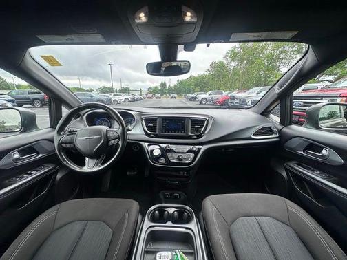Granite Crystal Metallic Clearcoat 2020 Chrysler Pacifica Touring