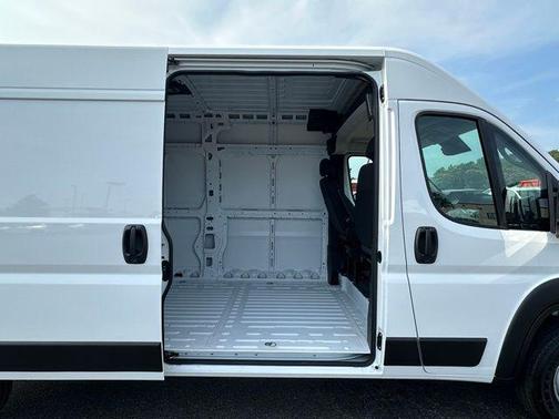 2025 RAM ProMaster 2500 Tradesman