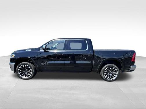 Diamond Black Crystal Pearlcoat 2025 RAM 1500 Longhorn