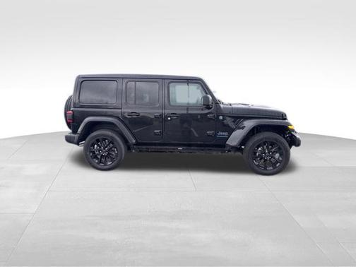 Black Clearcoat 2025 Jeep Wrangler 4xe Sahara