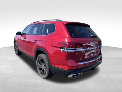 Red Metallic 2023 Volkswagen Atlas 3.6L SE w/Technology