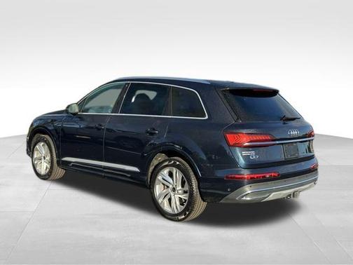 2023 Audi Q7 45 Premium Plus