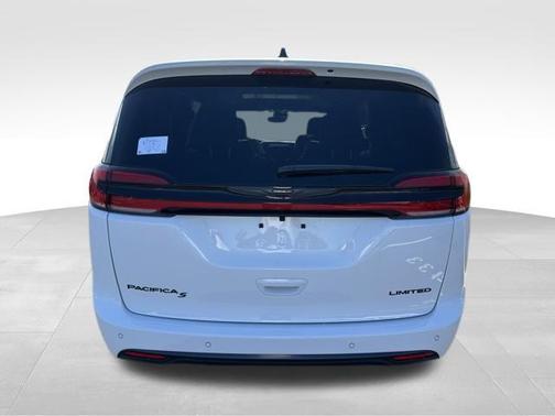 Bright White Clearcoat 2026 Chrysler Pacifica Limited