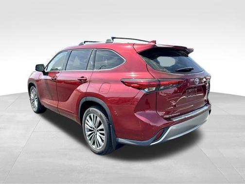 Ruby Flare Pearl 2021 Toyota Highlander Platinum