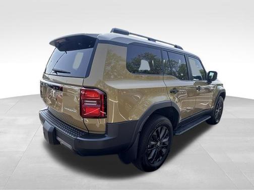 Trail Dust/Gray Scape Roof 2026 Toyota Land Cruiser Base