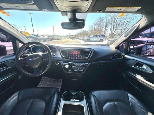 2020 Chrysler Pacifica Touring-L Plus