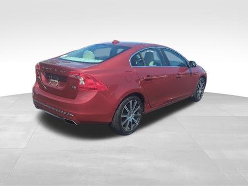 Flamenco Red Metallic 2016 Volvo S60 Inscription T5 Drive-E Premier
