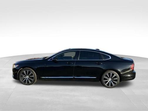 2023 Volvo S90 B6 Plus