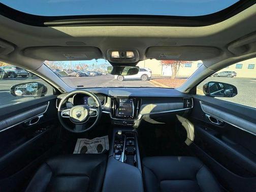 2023 Volvo S90 B6 Plus