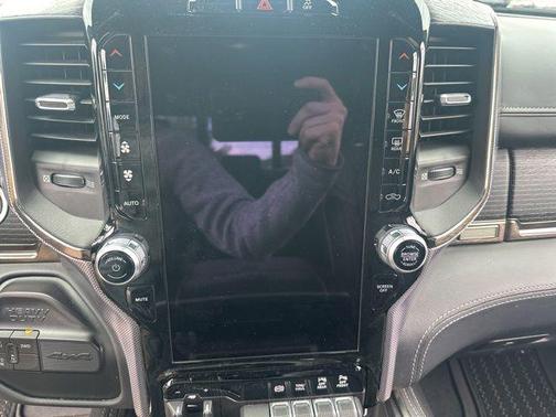Bright White Clearcoat 2019 RAM 2500 Limited Crew Cab 4x4 6'4' Box