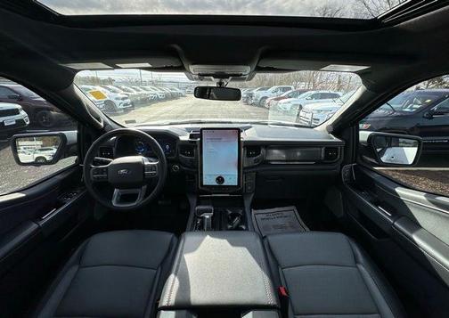 2024 Ford F-150 Lightning LARIAT