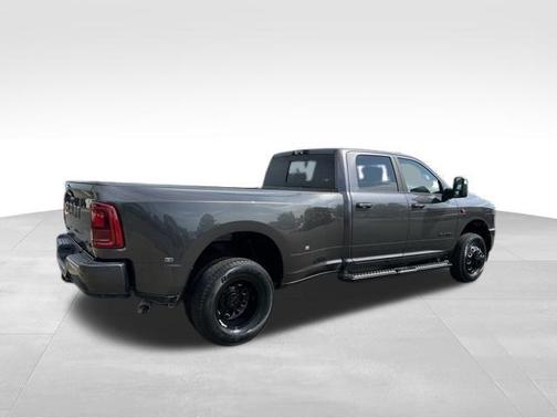 2025 RAM 3500 Laramie Crew Cab 4x4 8' Box