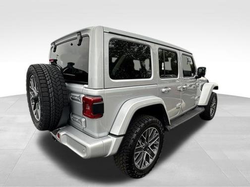 Silver Zynith Clearcoat 2024 Jeep Wrangler 4xe High Altitude