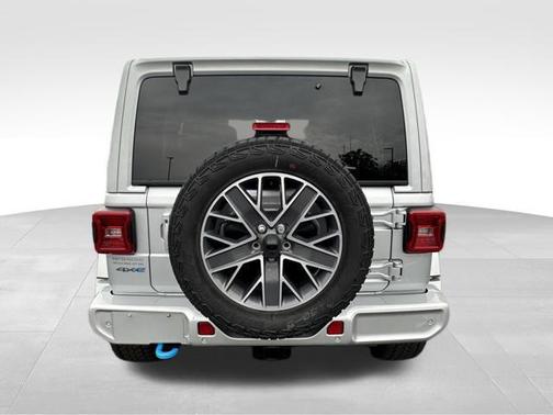 Silver Zynith Clearcoat 2024 Jeep Wrangler 4xe High Altitude