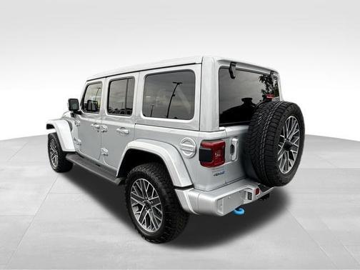 Silver Zynith Clearcoat 2024 Jeep Wrangler 4xe High Altitude