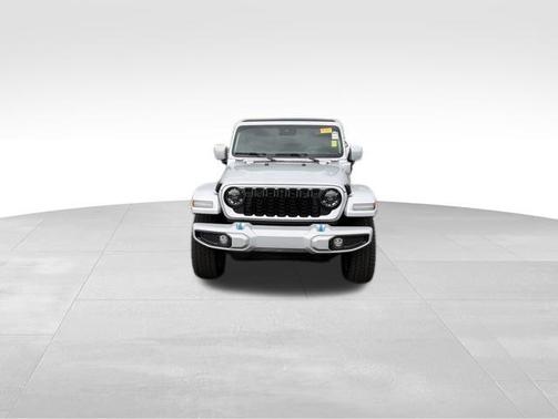 Silver Zynith Clearcoat 2024 Jeep Wrangler 4xe High Altitude