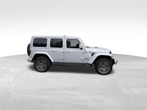Silver Zynith Clearcoat 2024 Jeep Wrangler 4xe High Altitude