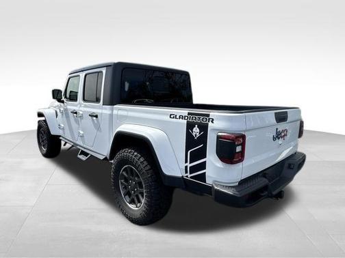 Bright White Clearcoat 2021 Jeep Gladiator Sport