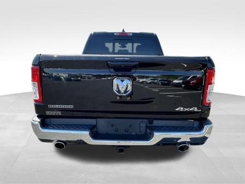 Diamond Black Crystal Pearlcoat 2021 RAM 1500 Big Horn/Lone Star