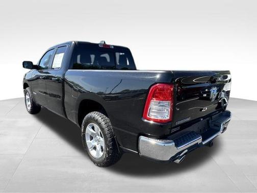 Diamond Black Crystal Pearlcoat 2021 RAM 1500 Big Horn/Lone Star