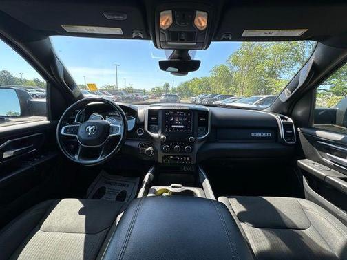 Diamond Black Crystal Pearlcoat 2021 RAM 1500 Big Horn/Lone Star