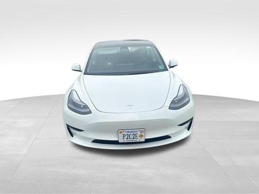 Pearl White Multi-Coat 2023 Tesla Model 3 Standard Range