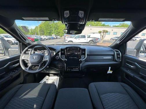 2025 RAM 2500 Big Horn Crew Cab 4x4 6'4' Box