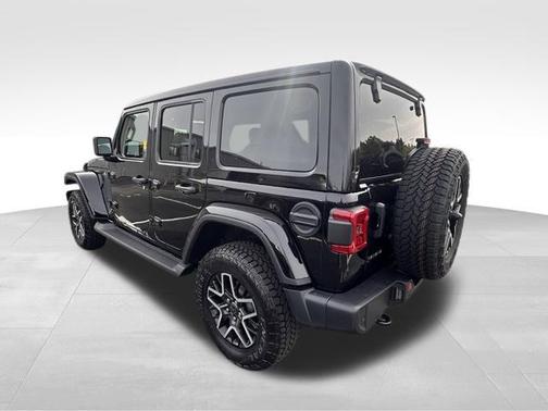 Black Clearcoat 2027 Jeep Wrangler Sahara