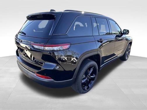 Black 2027 Jeep Grand Cherokee Limited