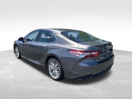 Predawn Gray Mica 2018 Toyota Camry XLE