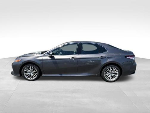 Predawn Gray Mica 2018 Toyota Camry XLE