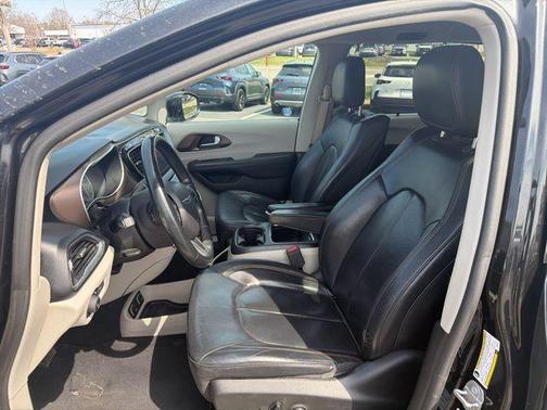 2018 Chrysler Pacifica Touring-L