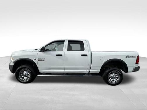 2017 RAM 2500 Tradesman Crew Cab 4x4 6'4' Box