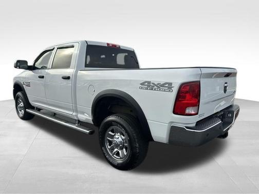 2017 RAM 2500 Tradesman Crew Cab 4x4 6'4' Box
