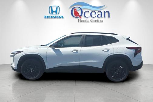 Summit White 2024 Chevrolet Trax FWD ACTIV