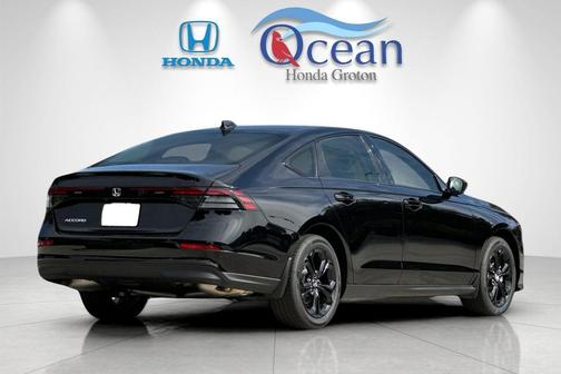 Crystal Black Pearl 2025 Honda Accord SE