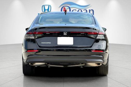 Crystal Black Pearl 2025 Honda Accord SE