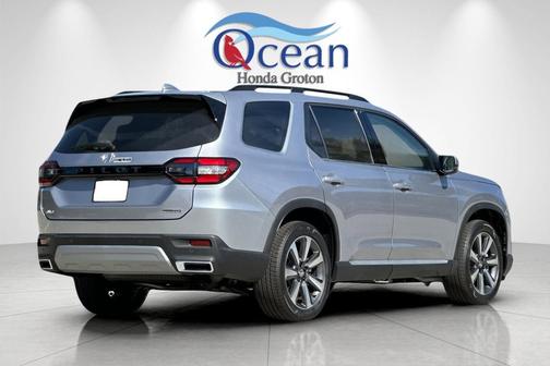 2025 Honda Pilot Touring 8-Passenger