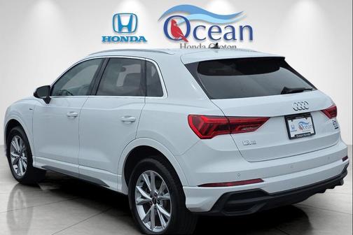 2025 Audi Q3 Premium 45 TFSI S line quattro Tiptronic