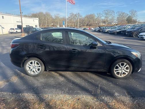 2017 Toyota Yaris iA Base