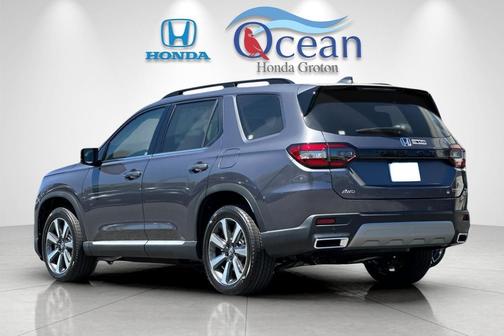 2025 Honda Pilot Touring 8-Passenger