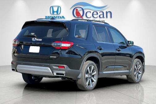 2025 Honda Pilot Touring 8-Passenger