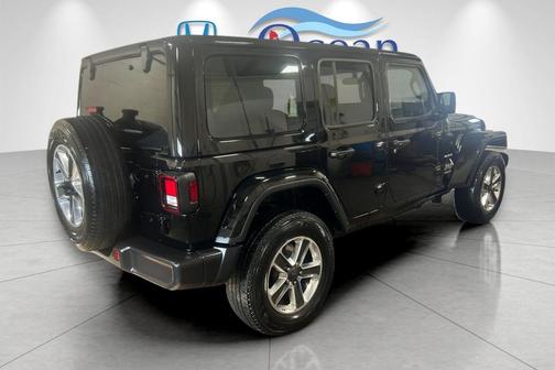 2023 Jeep Wrangler 4-Door Sahara